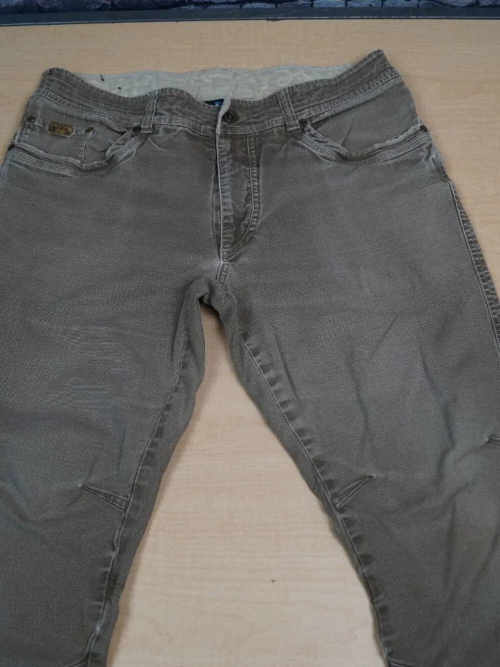 Kuhl Kanvus Jeans Khaki Stretch Canvas Articulated Knees Hiking Mens 36 x 31